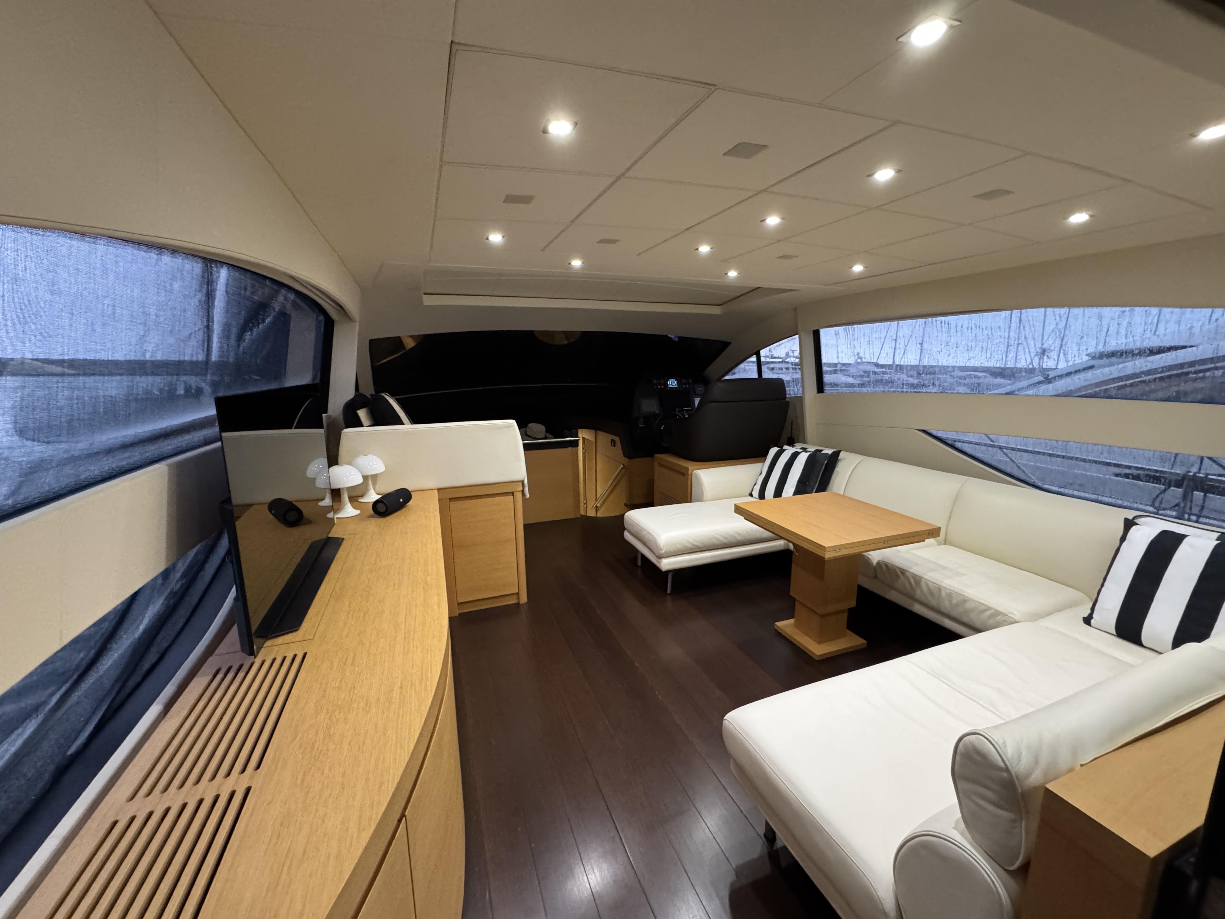 2011 PERSHING 64' 